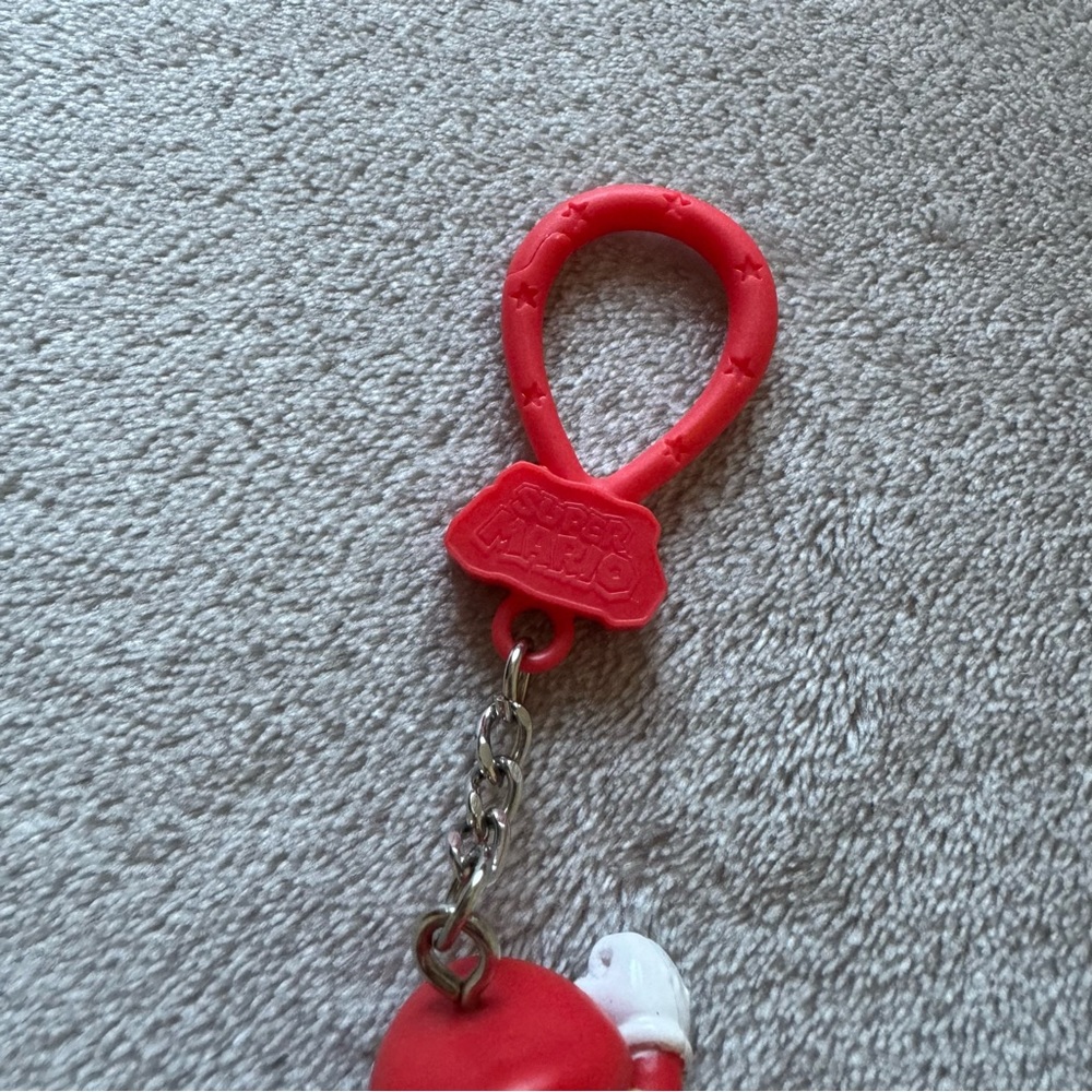 Super Mario Keychain - Picture 8 of 8